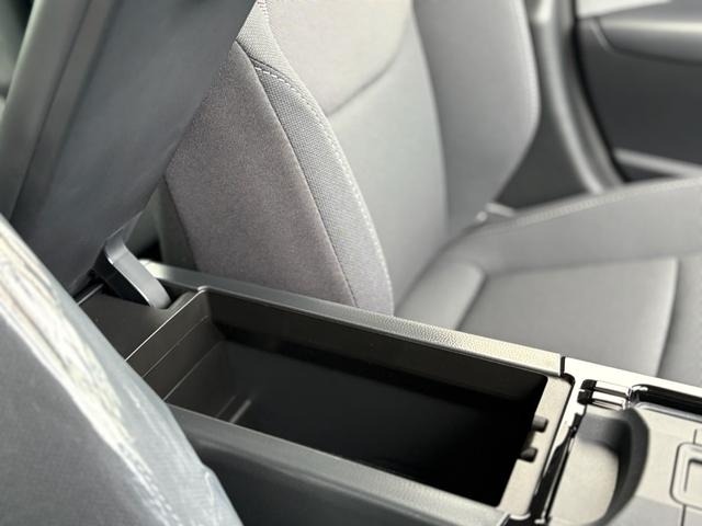 Toyota PRIUS 2025 6973928-29
