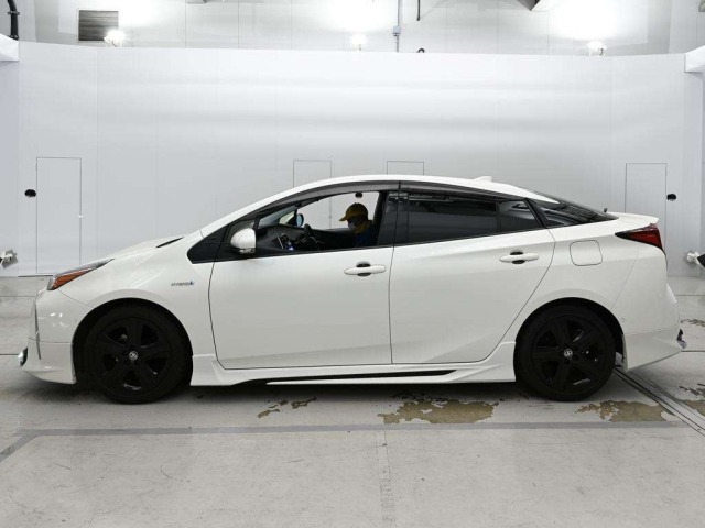Toyota PRIUS 2019 6974302-4