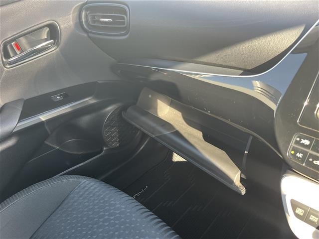 Toyota PRIUS 2016 6974403-2