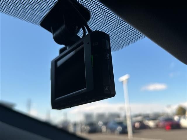 Toyota PRIUS 2023 6974520-22
