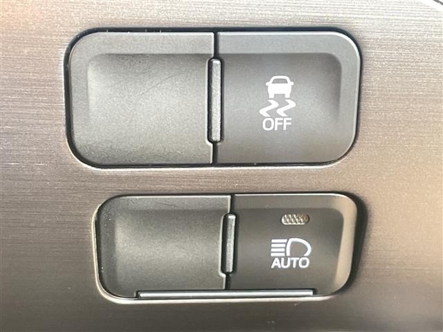 Toyota PRIUS 2022 6974593-4
