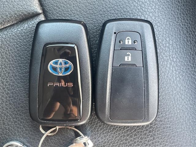 Toyota PRIUS 2022 6974593-6