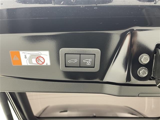Toyota PRIUS 2023 6974703-7