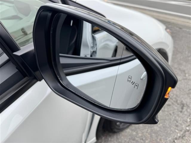 Toyota PRIUS 2023 6974727-8