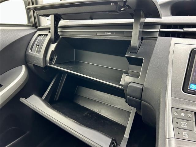 Toyota PRIUS 2015 6974732-4