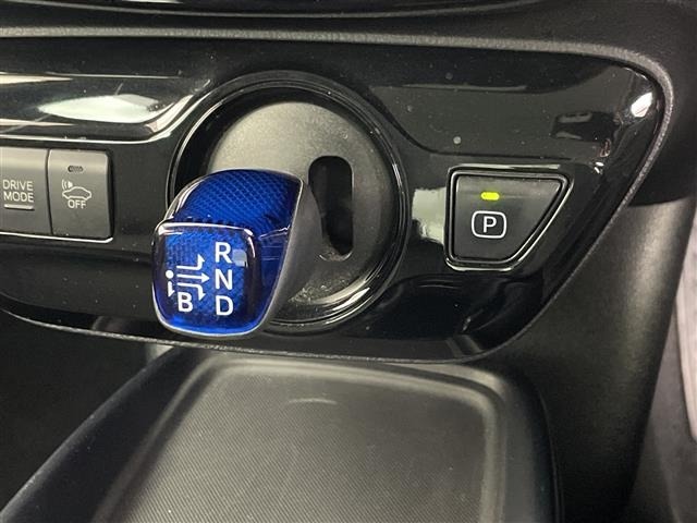 Toyota PRIUS 2019 6974793-12
