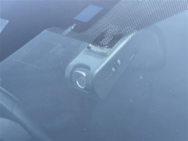 Toyota PRIUS 2019 6974794-18