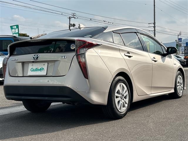Toyota PRIUS 2017 6974843-1