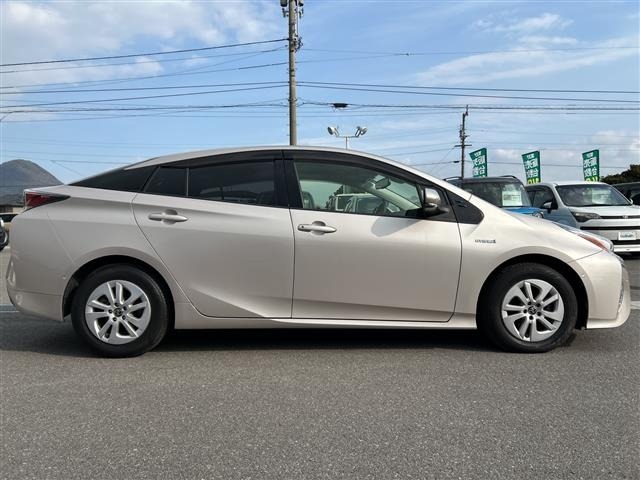 Toyota PRIUS 2017 6974843-3