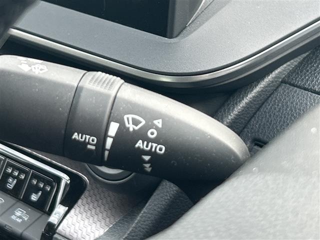 Toyota PRIUS 2023 6974872-7