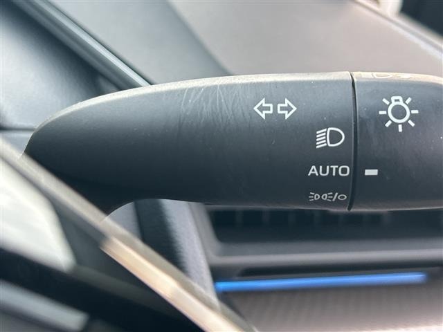 Toyota PRIUS 2023 6974872-8