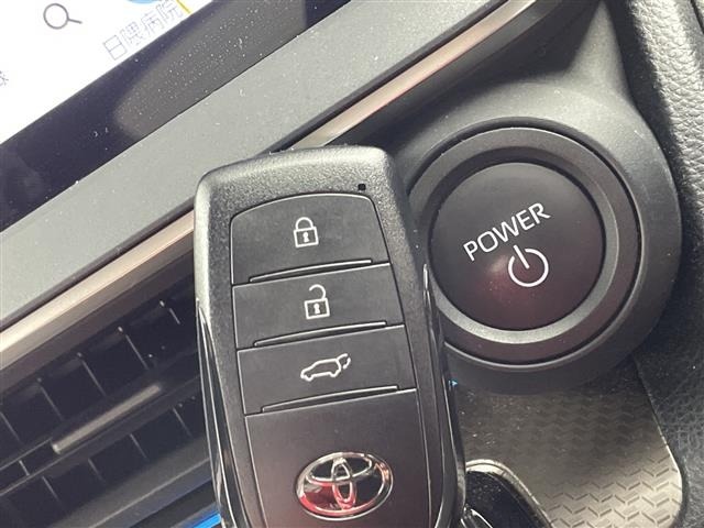 Toyota PRIUS 2023 6974975-11