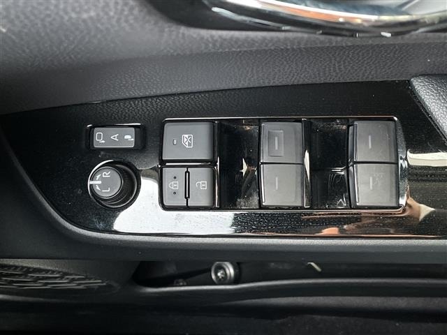 Toyota PRIUS 2019 6974984-11
