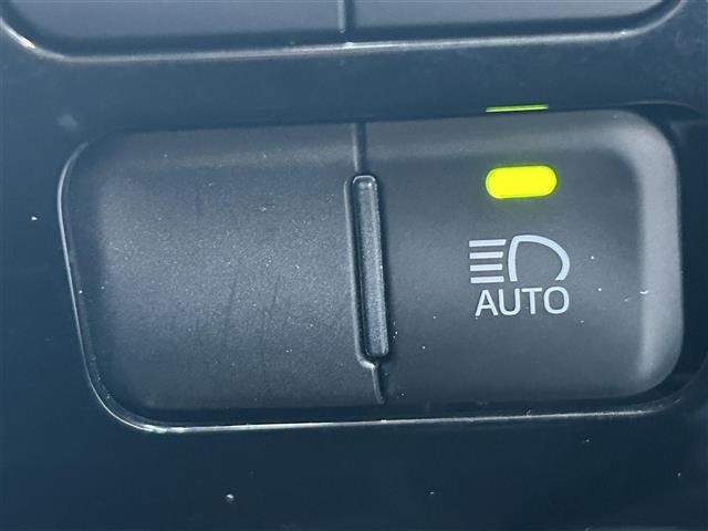 Toyota PRIUS 2018 6975076-11