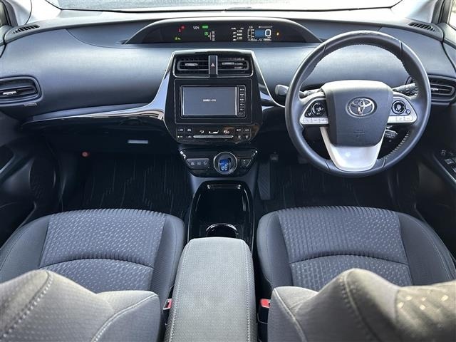 Toyota PRIUS 2018 6975076-15