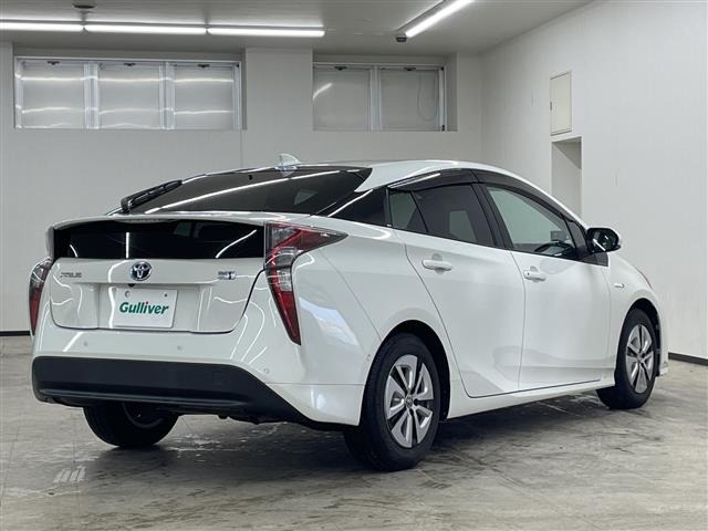 Toyota PRIUS 2016 6975104-22