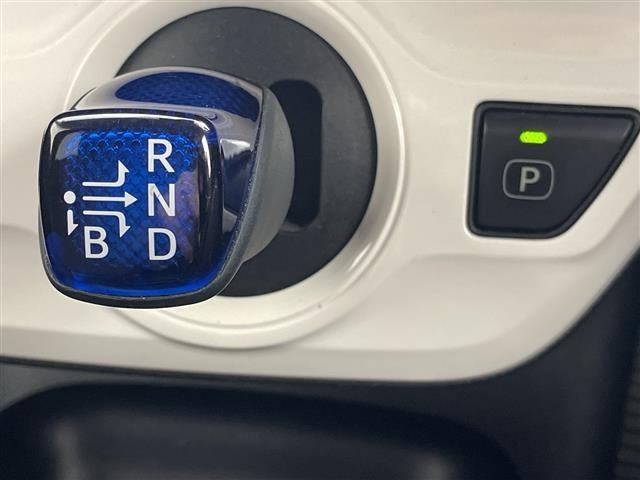Toyota PRIUS 2018 6975114-12
