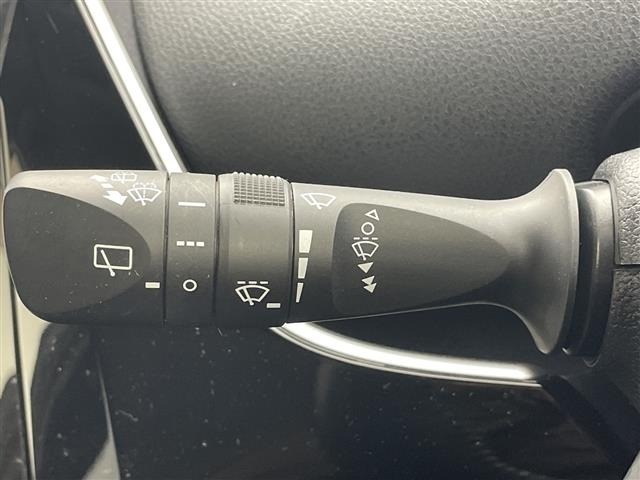 Toyota PRIUS 2018 6975114-19