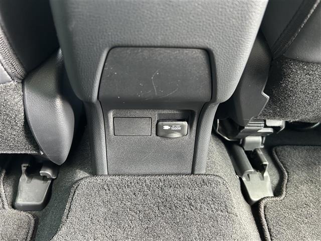 Toyota PRIUS 2023 6975204-6