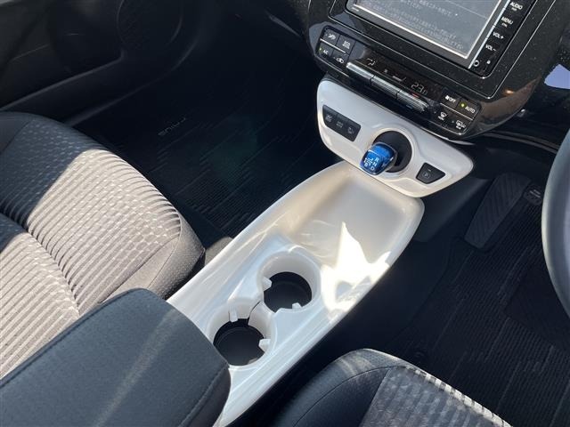 Toyota PRIUS 2016 6975220-7