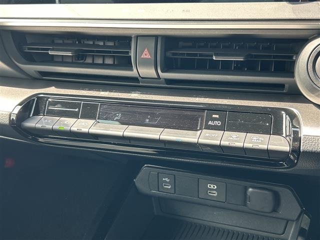 Toyota PRIUS 2023 6975227-11