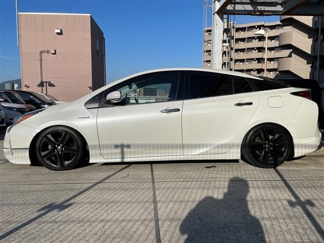 Toyota PRIUS 2019 6975301-22