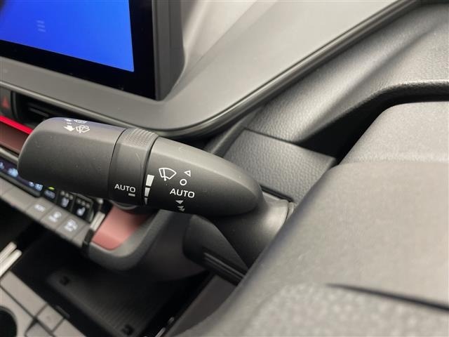 Toyota PRIUS 2023 6975345-11
