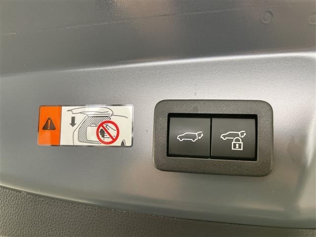 Toyota PRIUS 2023 6975345-5