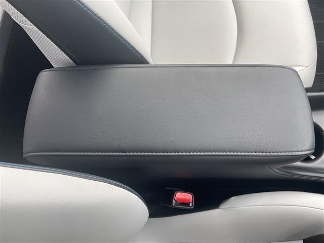 Toyota PRIUS 2017 6975378-22