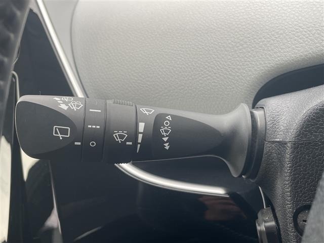 Toyota PRIUS 2017 6975378-3