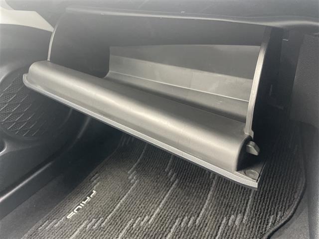 Toyota PRIUS 2017 6975378-4