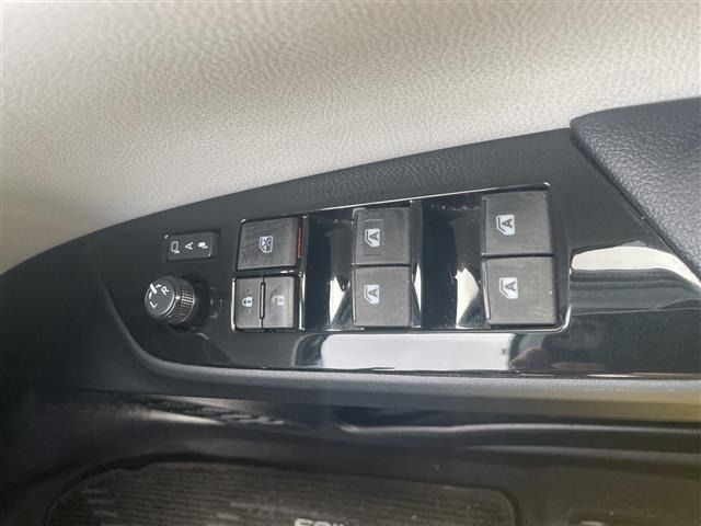 Toyota PRIUS 2017 6975378-6