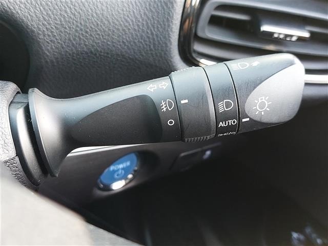 Toyota PRIUS 2021 6975379-2