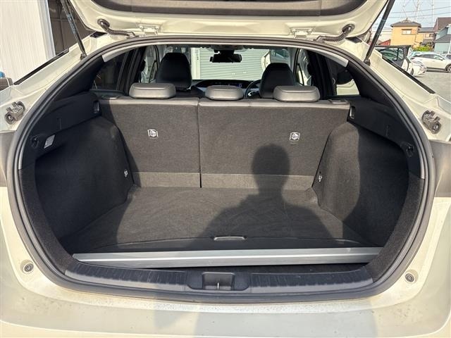 Toyota PRIUS 2017 6975398-11