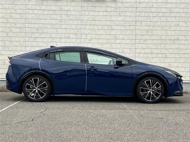 Toyota PRIUS 2023 6975410-12