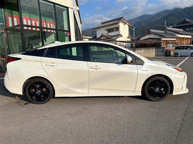 Toyota PRIUS 2019 6975411-20