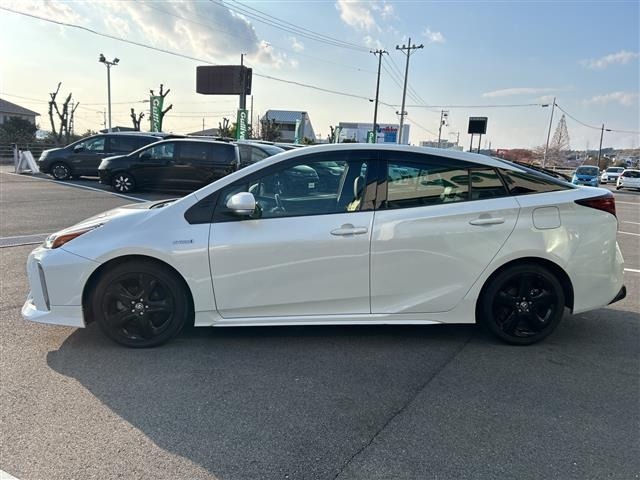 Toyota PRIUS 2019 6975411-22