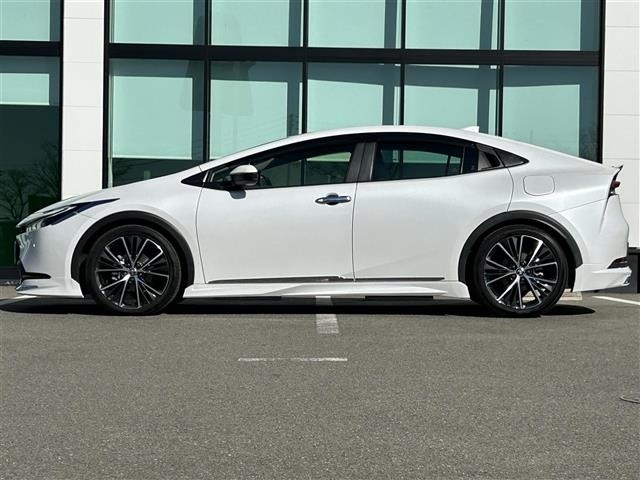 Toyota PRIUS 2023 6975421-11