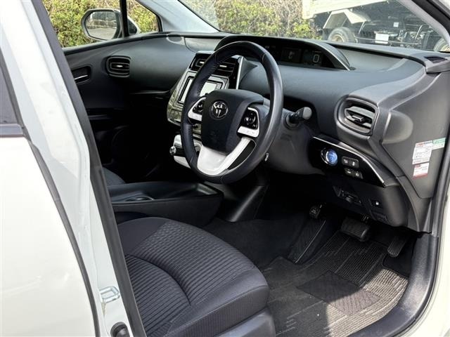 Toyota PRIUS 2017 6975422-10
