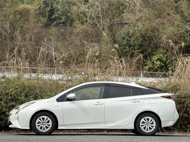 Toyota PRIUS 2017 6975422-18