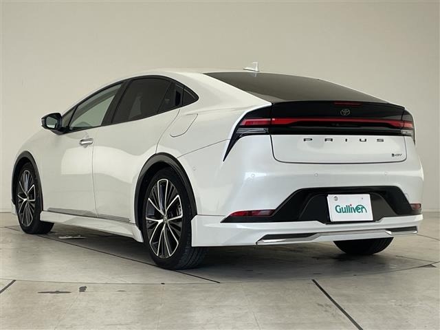Toyota PRIUS 2023 6975447-4
