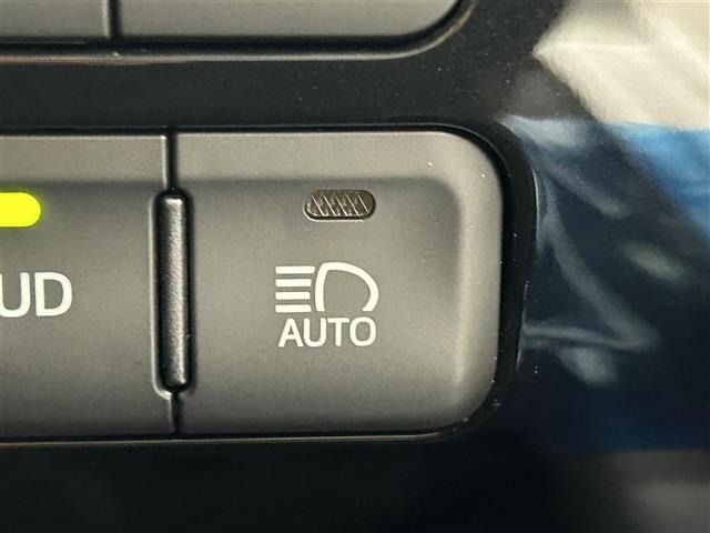 Toyota PRIUS 2017 6975448-12
