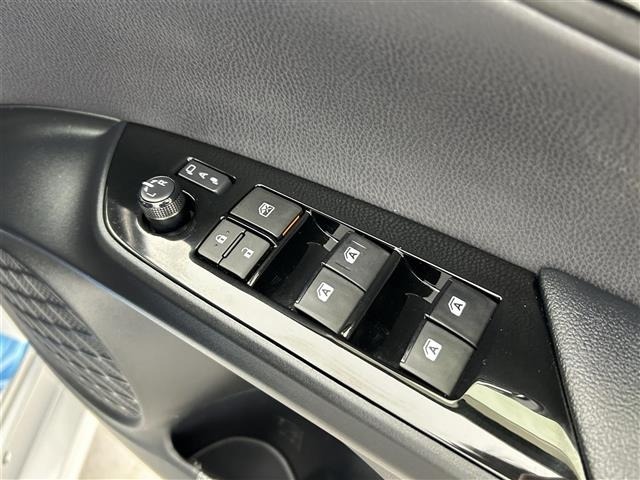 Toyota PRIUS 2017 6975448-4