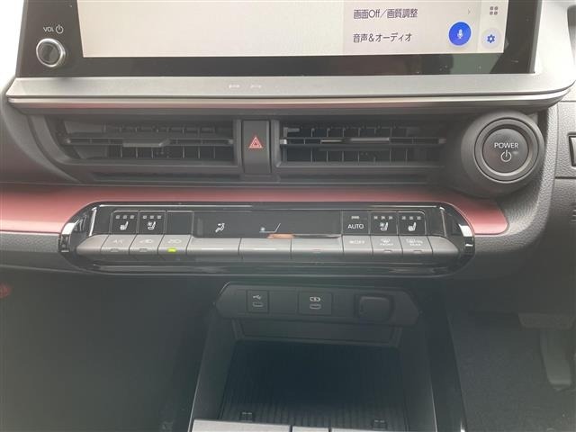 Toyota PRIUS 2023 6975453-9
