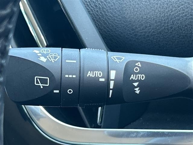 Toyota PRIUS 2019 6975466-11