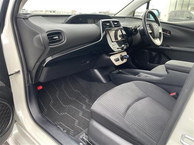 Toyota PRIUS 2017 6975471-2