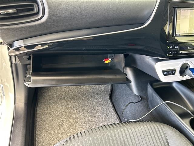 Toyota PRIUS 2018 6975537-4