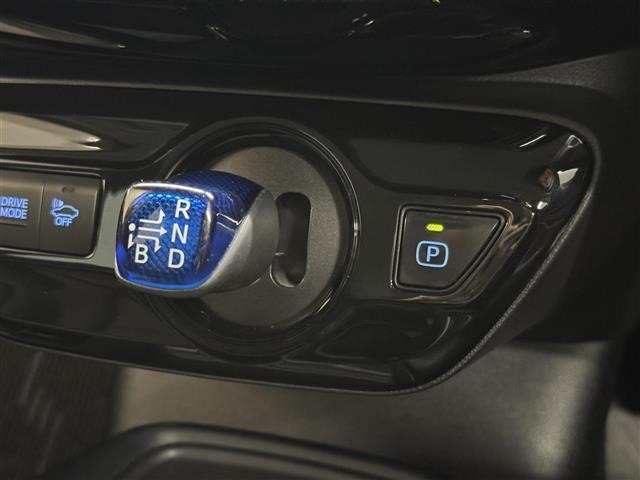 Toyota PRIUS 2019 6975588-11