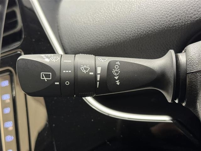 Toyota PRIUS 2019 6975588-19