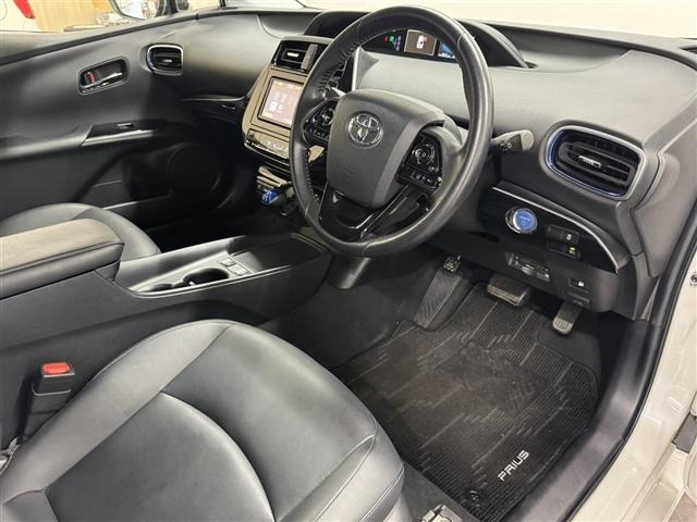 Toyota PRIUS 2019 6975588-2